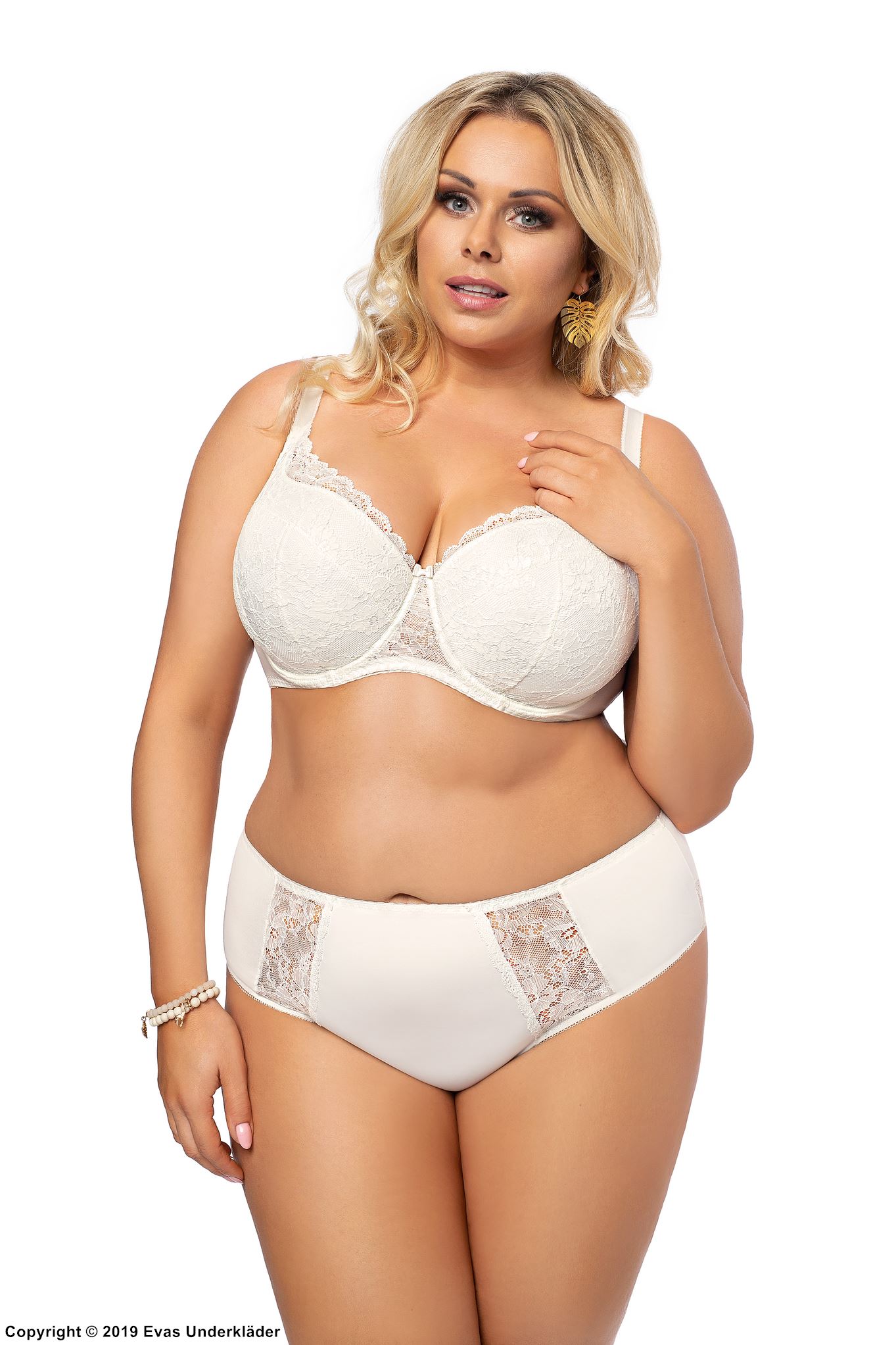 Elegant bra, lace overlay, B to H-cup
